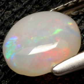 Opale naturale multicolore da 0,52 ct, taglio rotondo, opaco