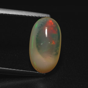 Opale naturale multicolore da 2,78 ct, taglio ovale, traslucido