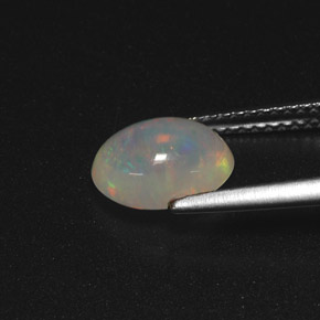 Opale naturale multicolore da 1,35 ct, taglio ovale, traslucido