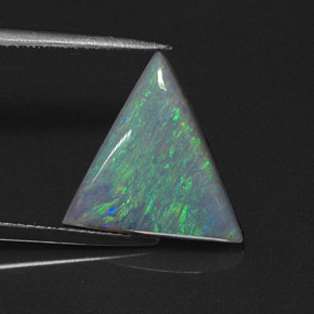 Opale naturale multicolore da 3,97 ct, trillion, traslucido