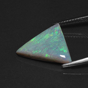 Opale naturale multicolore da 3,97 ct, trillion, traslucido