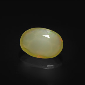 Opale naturale multicolore da 1,52 ct, taglio ovale, traslucido