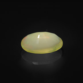 Opale naturale multicolore da 1,52 ct, taglio ovale, traslucido