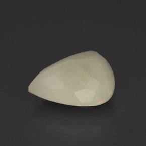 Opale naturale multicolore da 2,85 ct, taglio a pera, traslucido