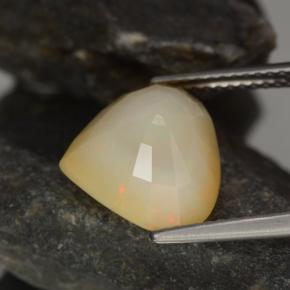 Opale naturale multicolore da 3,17 ct, taglio a pera, traslucido
