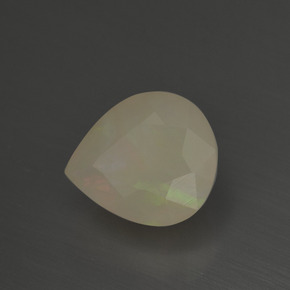 Opale naturale multicolore da 2,58 ct, taglio a pera, traslucido