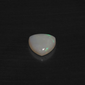 Opale naturale multicolore da 0,69 ct, trillion, traslucido