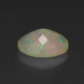 Opale naturale multicolore da 0,66 ct, trasparente, trasparente/traslucido