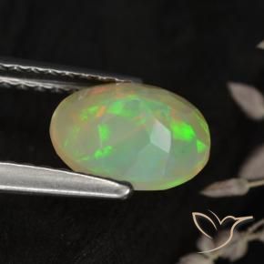 Opale Multicolore naturale da 0.75 ct, Ovale, Traslucido