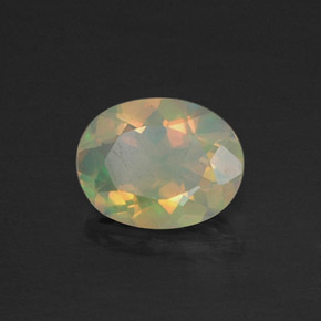 Opale naturale multicolore da 0,73 ct, taglio ovale, traslucido
