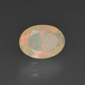 Opale naturale multicolore da 0,78 ct, taglio ovale, traslucido