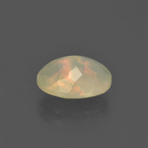 Opale naturale multicolore da 1,20 ct, taglio ovale, traslucido