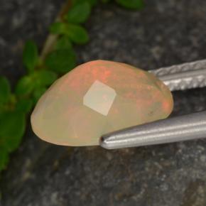 Opale naturale multicolore da 1,37 ct, taglio ovale, traslucido