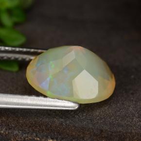 Opale naturale multicolore da 1,69 ct, taglio ovale, traslucido
