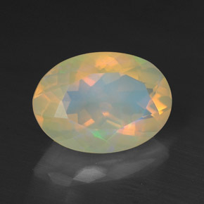 Opale naturale multicolore da 1,38 ct, taglio ovale, traslucido