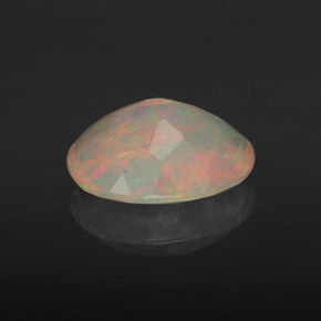 Opale naturale multicolore da 1,53 ct, taglio ovale, traslucido