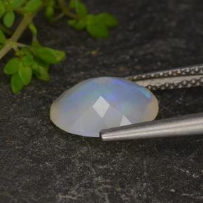 Opale naturale multicolore da 1,35 ct, taglio ovale, traslucido