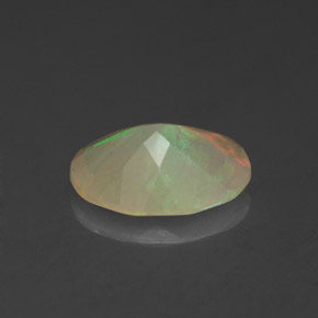 Opale naturale multicolore da 1,14 ct, taglio ovale, traslucido