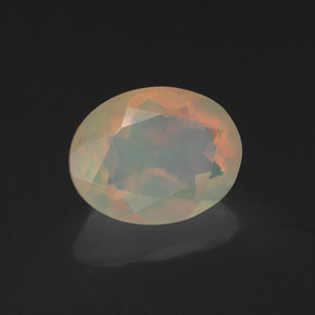 Opale naturale multicolore da 1,15 ct, taglio ovale, traslucido
