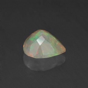 Opale naturale multicolore da 0,67 ct, taglio a pera, trasparente