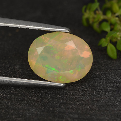 Opale naturale multicolore da 1,14 ct, taglio ovale, traslucido
