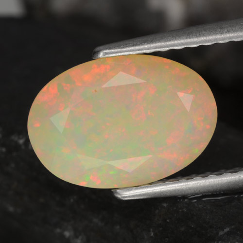 Opale naturale multicolore da 1,51 ct, taglio ovale, traslucido