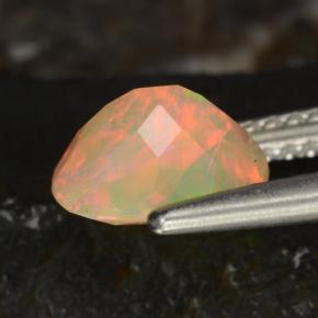 Opale naturale multicolore da 0,97 ct, taglio ovale, traslucido