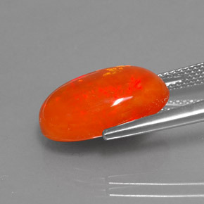 Opale naturale arancione da 5,33 ct, taglio ovale, traslucido