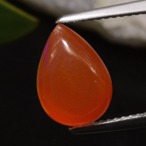 Opale Rosso Arancio Intenso naturale da 1.97 ct, Forma a pera, Traslucido