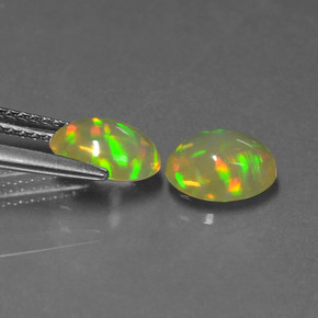Opale naturale multicolore da  ct, taglio ovale, trasparente