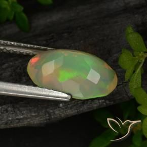Opale Multicolore naturale da 1.72 ct, Ovale, Traslucido