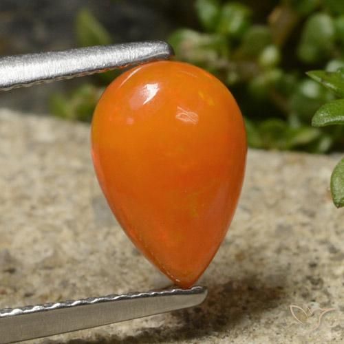 Opale Arancione rossastra naturale da 0.91 ct, Forma a pera, Traslucido