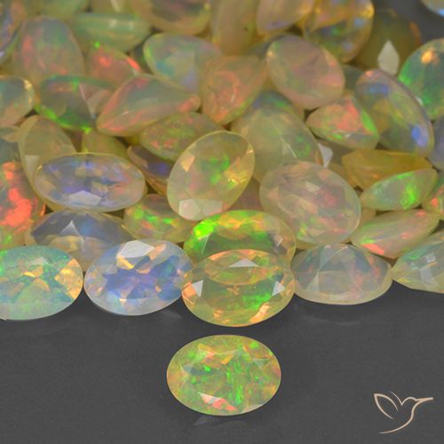 0.27ct Naturale Multicolore Opale, Ovale, Traslucido