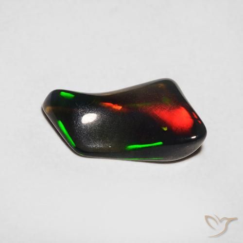 Opale Multicolore naturale da 0.71 ct, Taglio a fantasia, Traslucido