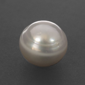 Perla naturale crema da 8,41 ct, sfera / palla, opaco