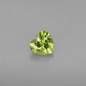 Peridoto naturale verde da 0,56 ct, a forma di cuore, VS