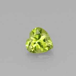 Peridoto naturale verde da 0,52 ct, a forma di cuore, VS