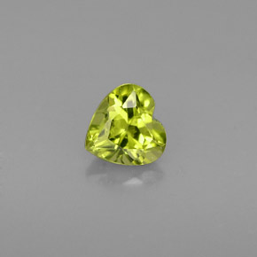 Peridoto naturale verde da 0,49 ct, a forma di cuore, VS