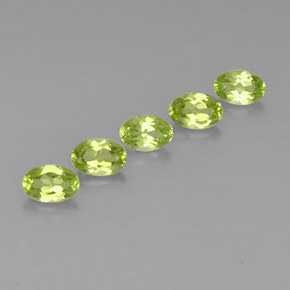 Peridoto naturale verde da  ct, taglio ovale, VS