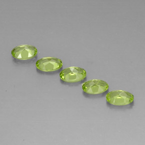 Peridoto naturale verde da  ct, taglio ovale, VS