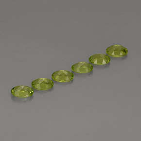 Peridoto naturale verde da  ct, taglio ovale, VVS-VS