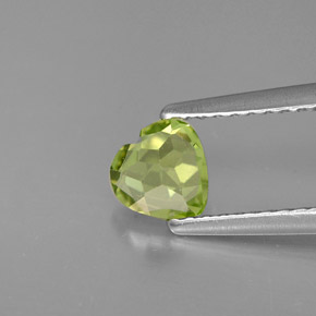 Peridoto naturale verde da 0,54 ct, a forma di cuore, VVS-VS