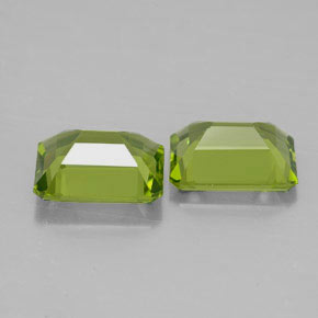 Peridoto naturale verde da  ct, taglio smeraldo, VVS