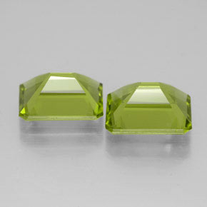 Peridoto naturale verde da  ct, taglio smeraldo, VVS