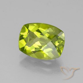 Peridoto Verde giallastro naturale da 2.50 ct, Cuscino, VS