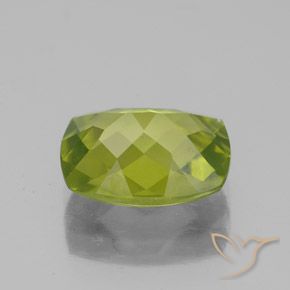 Peridoto Verde acceso naturale da 2.54 ct, Cuscino, VS
