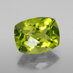 Peridoto Verde acceso naturale da 2.94 ct, Taglio a cuscino, VS