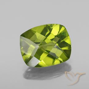Peridoto Verde acceso naturale da 2.65 ct, Cuscino, VS-SI