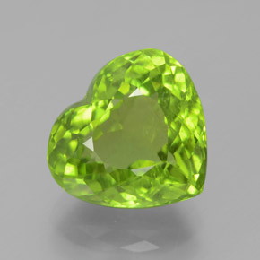 Peridoto Verde medio-chiaro naturale da 5.83 ct, A forma di cuore, VS-SI