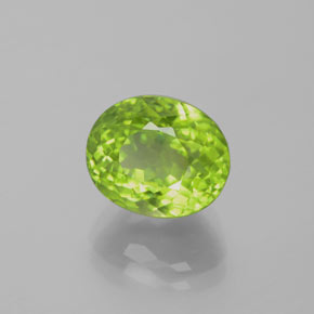 Peridoto Verde medio naturale da 5.68 ct, Taglio ovale, VS